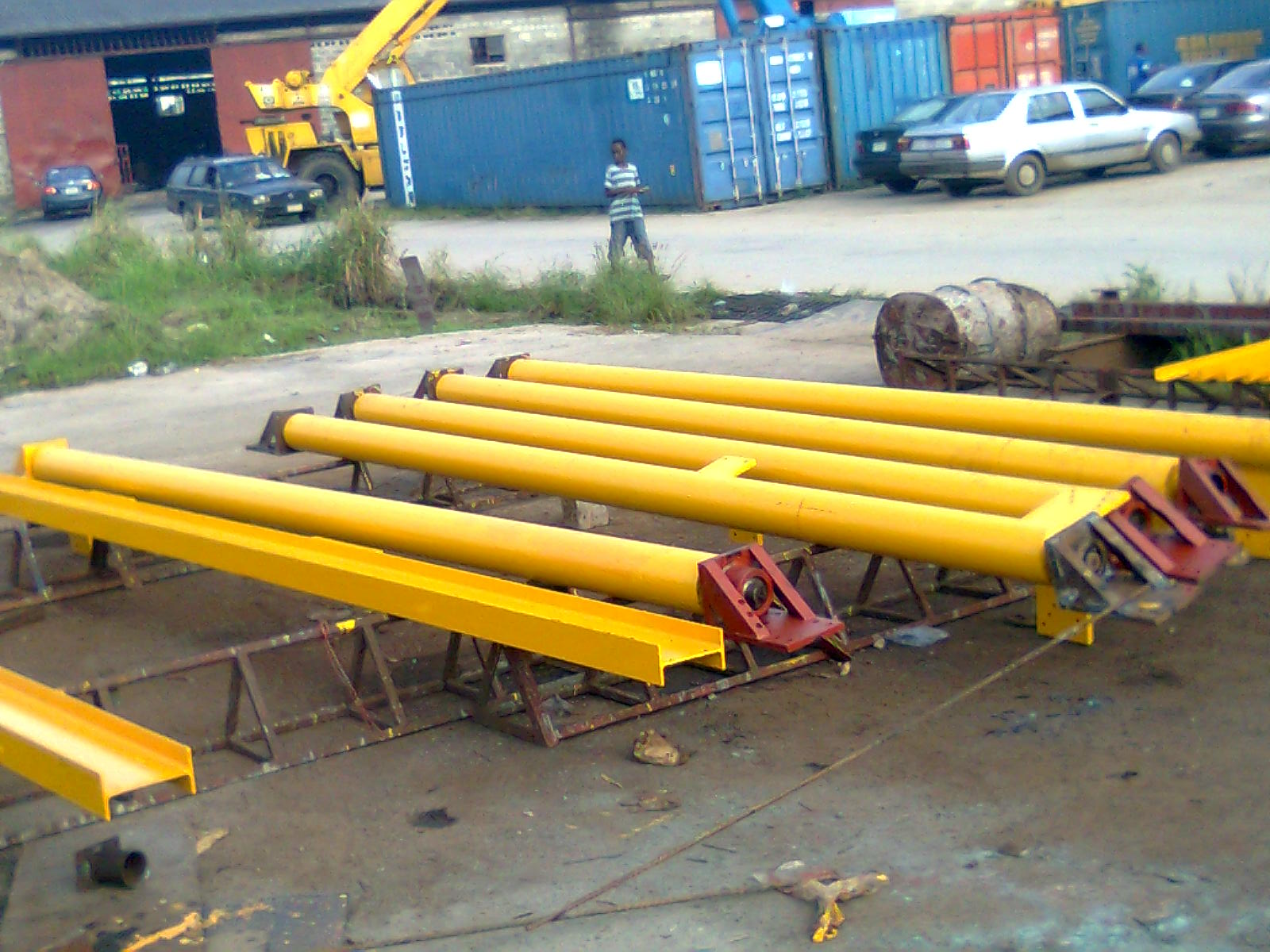 <b>JIB CRANES</b> <br> 1. 1ton BEAM & STANCHION Swing attachments after Fabrication and anti-corrosion coating in our Fabrication Yard.